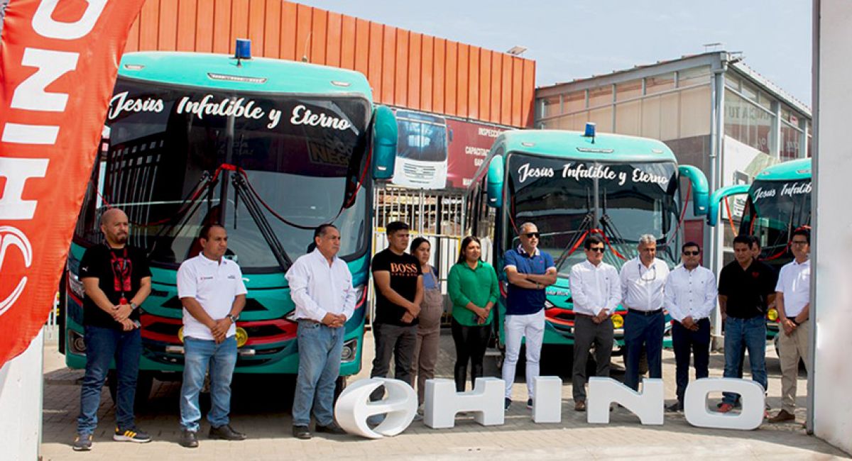 Hino Mitsui y Apple bus