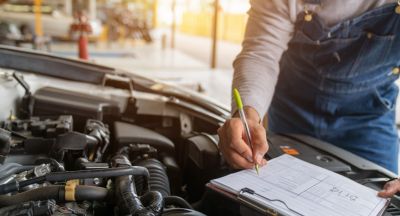 ¿Qué le sucede a tu auto cuando no lo usas?