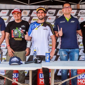 Pilotos se preparan para la etapa más larga de la carrera