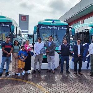 Minibuses HINO Euro 5 con Freno Retardador Potencian la Flota de Perfecto Service en el Sector Minero