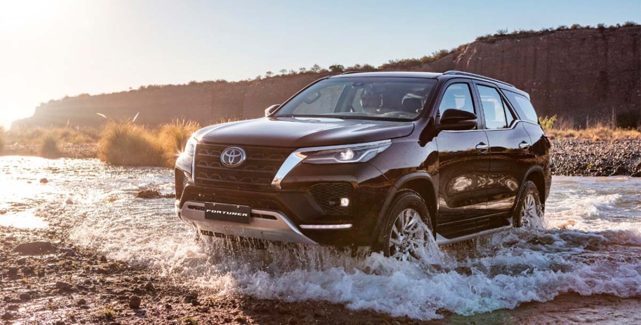 Viajes largos por fin de año: ¿Cómo preparar tu auto?