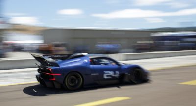Maserati MCXtrema debuta en Norteamérica con entrega histórica en Laguna Seca