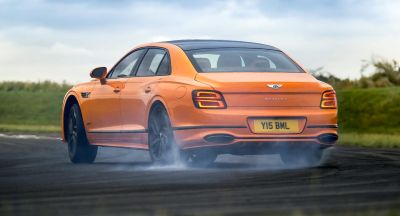 Nuevo Bentley Flying Spur logrará más de 750 caballos de potencia