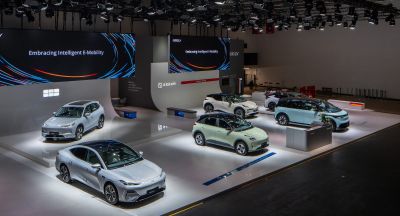 Geely auto impulsa su estrategia global con la presentación de nuevos vehículos electrificados 