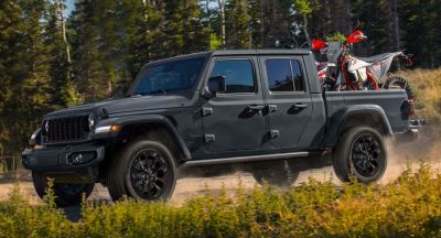 Jeep® Gladiator 2025 y Ram 1500 2025: Galardonadas como las mejores camionetas por Cars.com