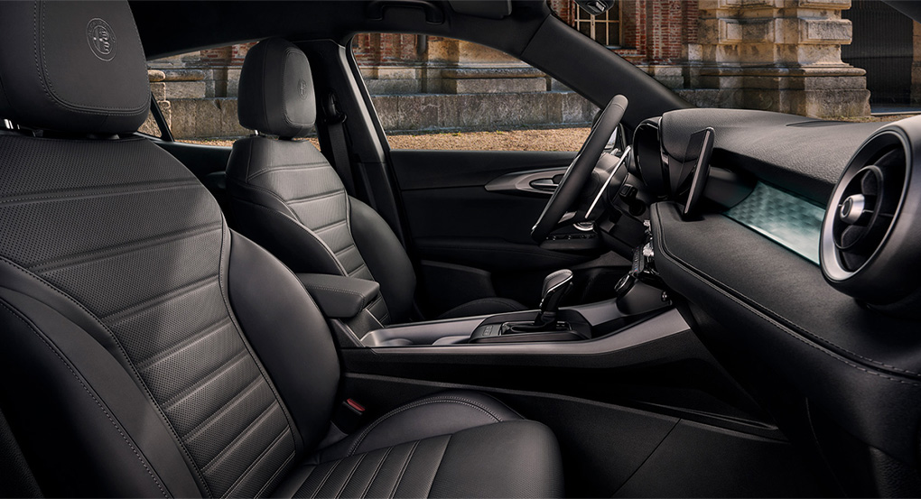 Alfa RomeoTonale Hybrid Q4