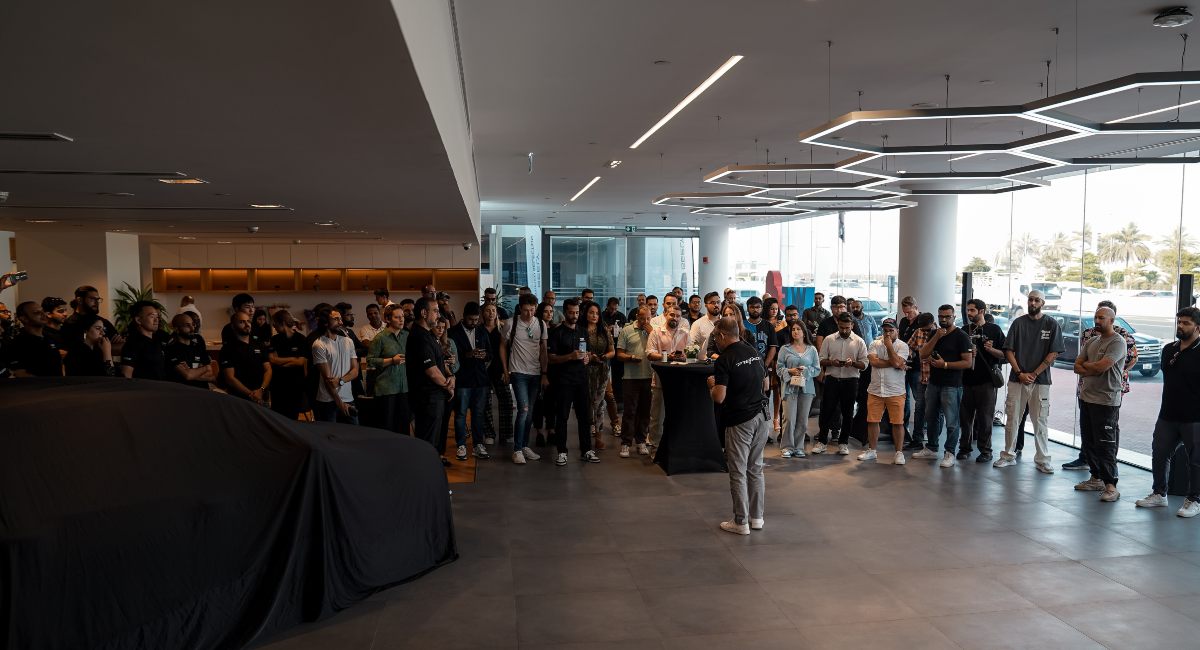 Geely lanza el sedán premium compacto Preface en los Emiratos Árabes Unidos