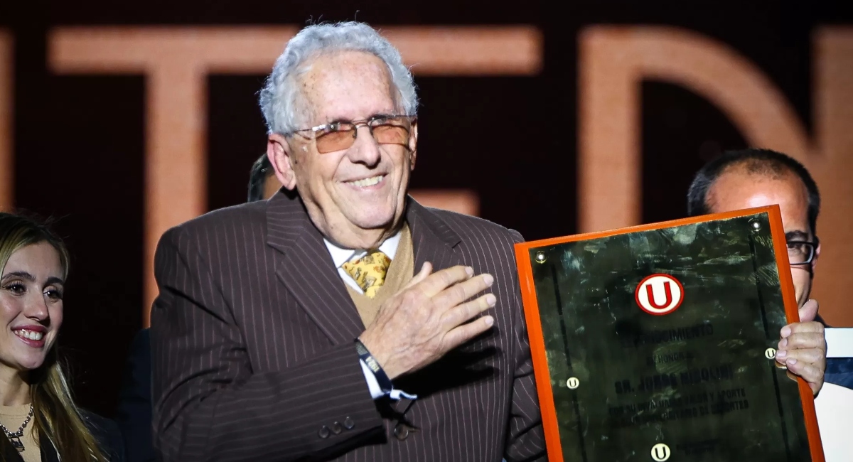 Don Jorge Nicolini recibió homenaje del Club Universitario de Deportes