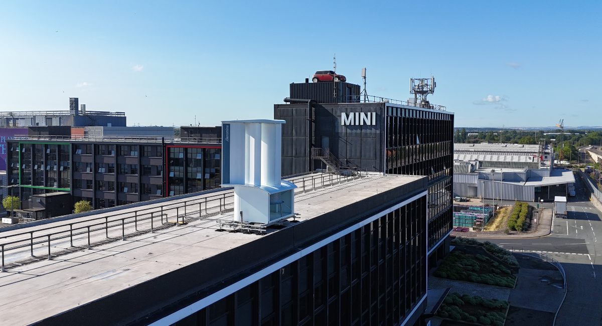 BMW Group prueba innovadora solución de energía eólica en su planta de Oxford