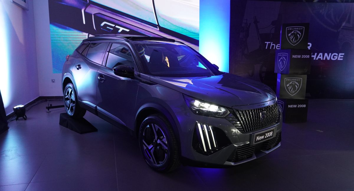 New Peugeot 2008 llega con el nuevo logo de la marca del león