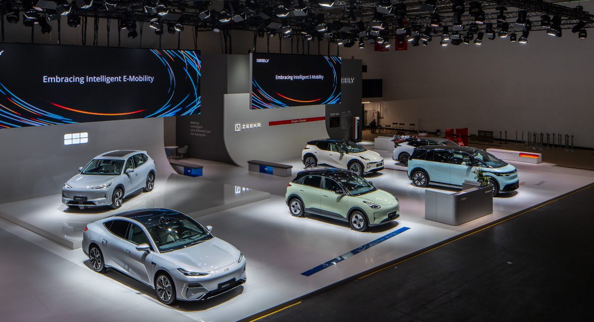 Geely auto impulsa su estrategia global con la presentación de nuevos vehículos electrificados 