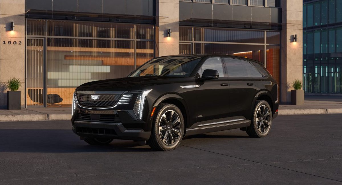 Barrett-Jackson subastará el primer Cadillac Escalade IQ 2025