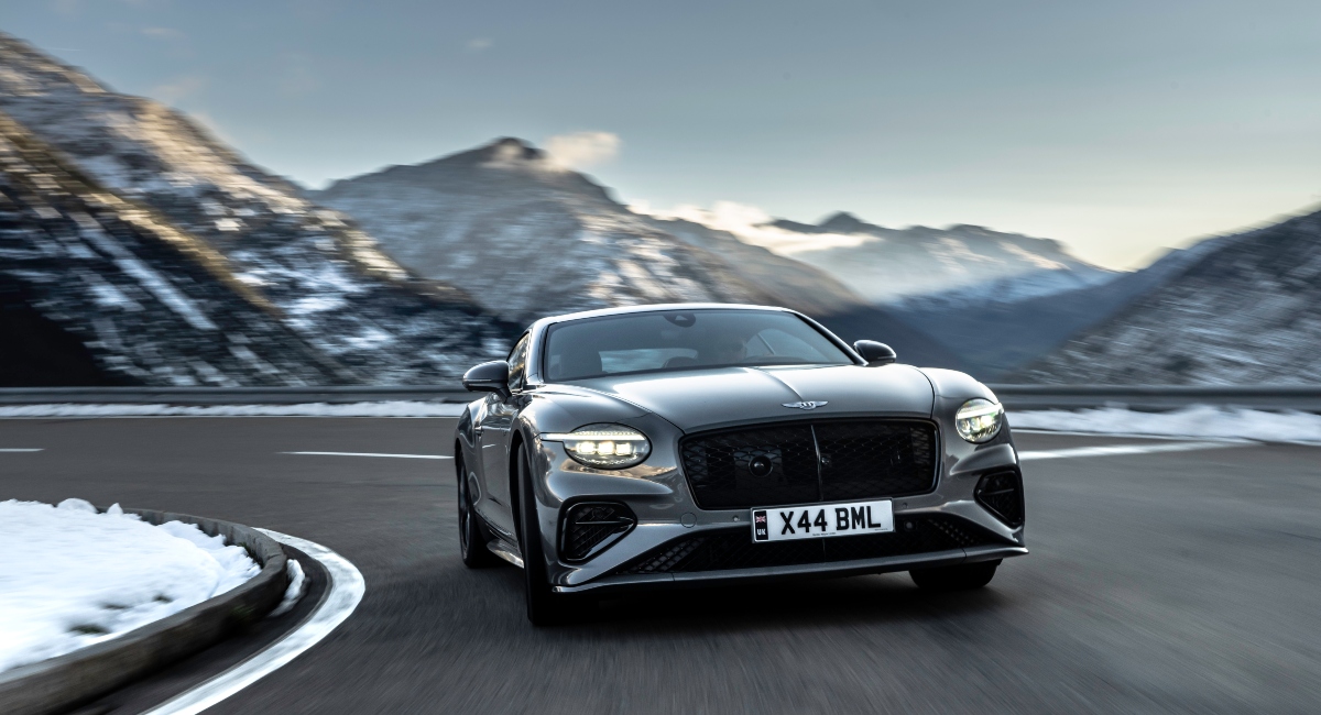 Bentley utiliza eFuel sostenible en un evento global