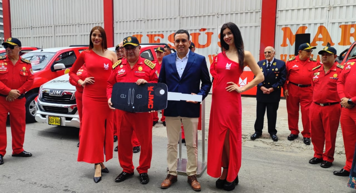 JMC entrega 20 unidades de pick-ups al Cuerpo General de Bomberos Voluntarios del Perú