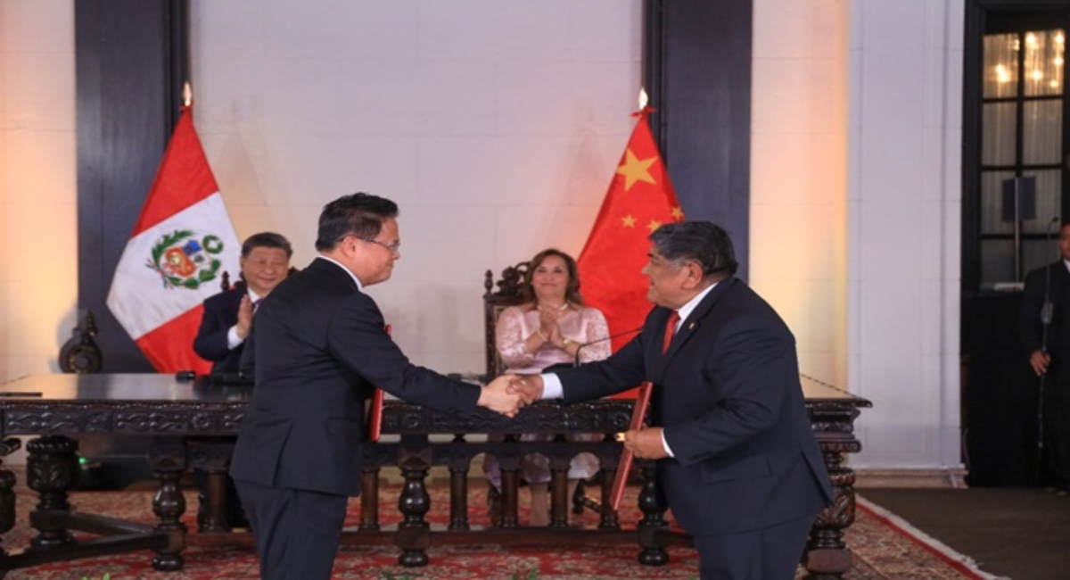 MINEM del Perú suscribe memorando de entendimiento con China para la inversión minera