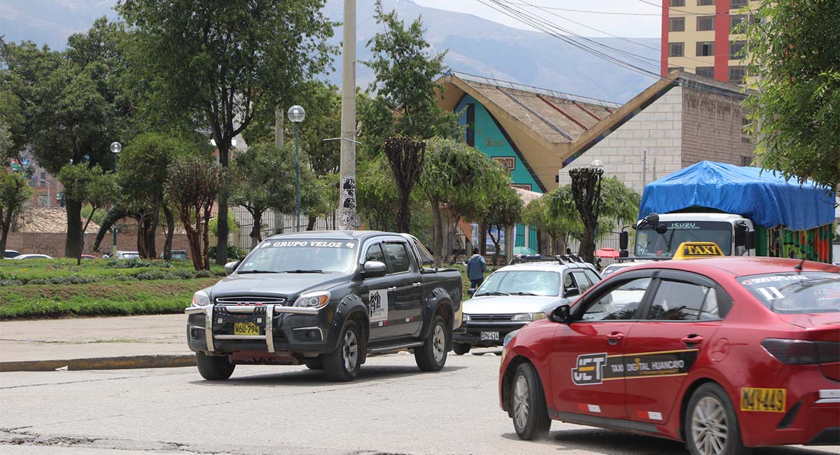 80 Millones al año en el aire: Caos vehicular de Huancayo no tiene frenos