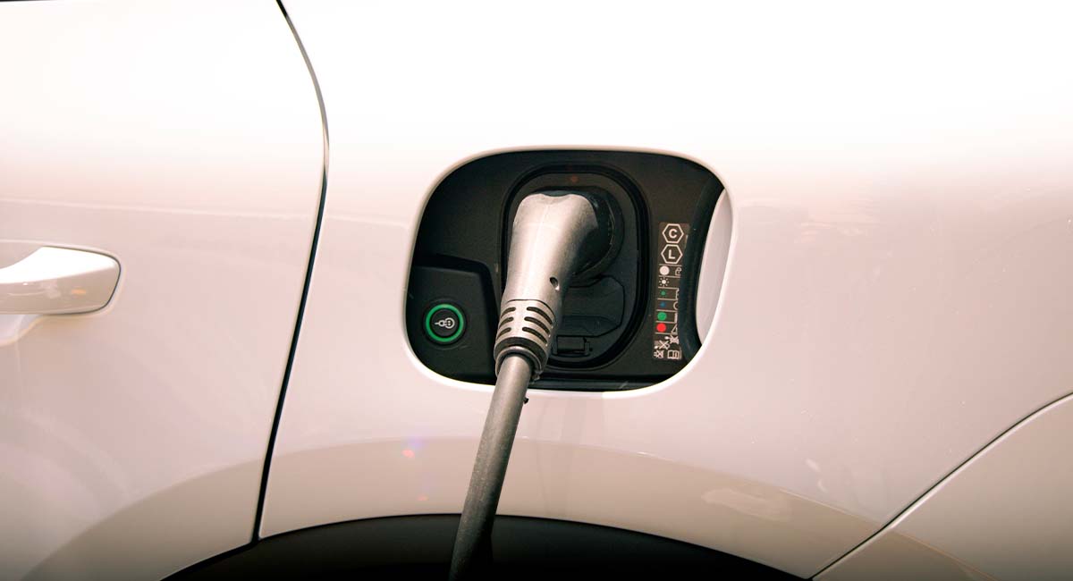 Porsche amplía su red de carga en Perú