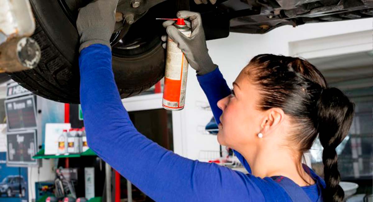 Mujeres en la industria automotriz: una clave para la innovación y el crecimiento