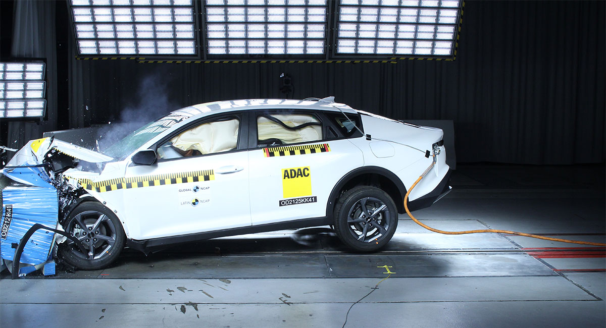 Kia K4: Cinco estrellas y un par de asteriscos