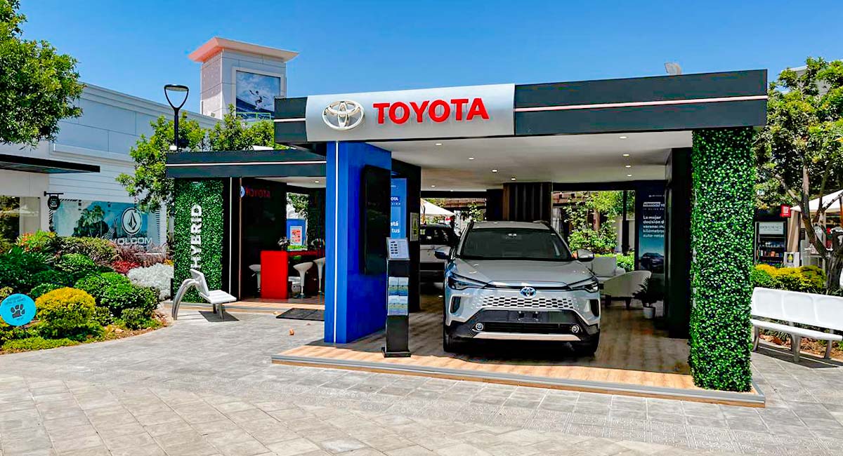 Toyota inició su campaña de verano 2026 con una zona de exhibición en el Boulevard de Asia